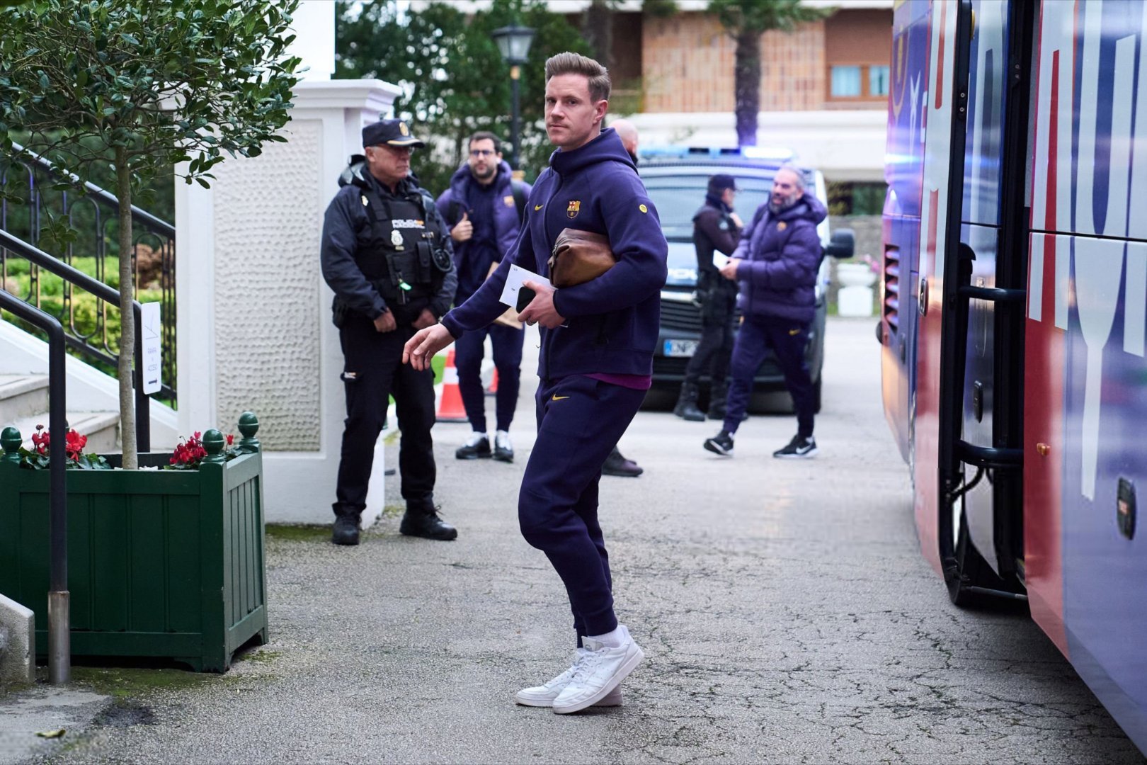 罗马诺：特尔施特根租借赫罗纳可能在一两天内完成——球员本人已经同意了。皇家社会v