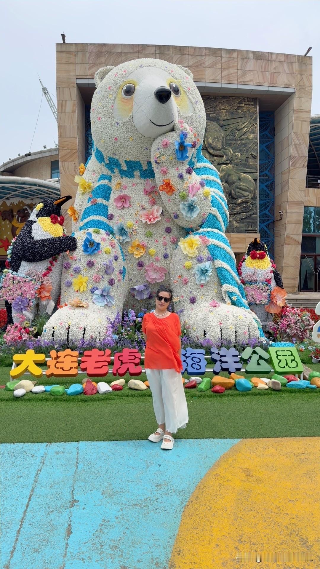 我留意到好多退休的姐妹们，她们总是独自悄然出行，又悄然归来，既不邀约同伴，也不告