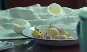 美国人买1个鸡蛋要3.8元人民币笑死了美国人好像真的不知道掩耳盗铃四个字怎么写哈