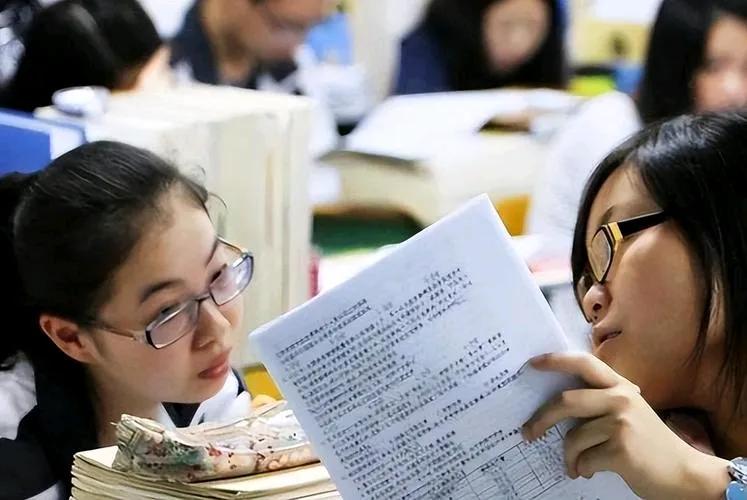 今年山东文科冲的是真猛啊！再给你一次机会分文理，你真的会选学理科吗？朋友的女儿很