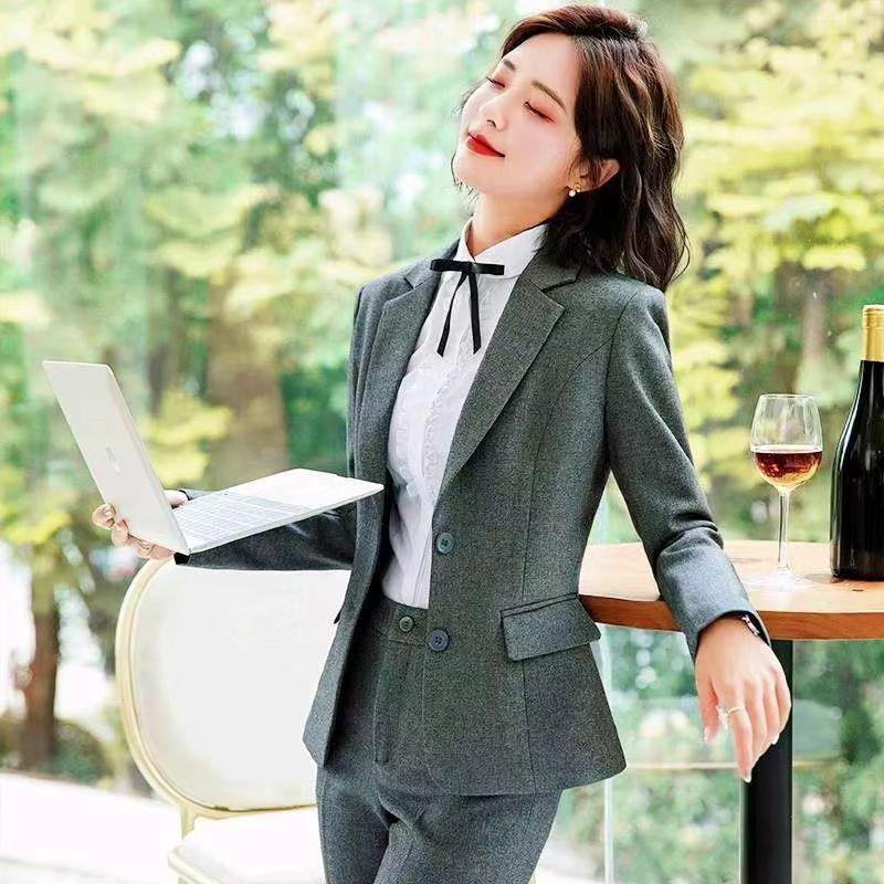 抖出新姿势 风衣穿搭