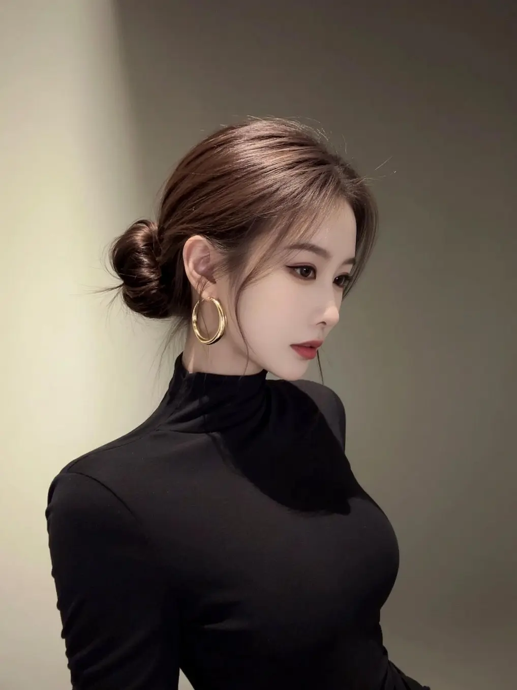 AI优雅高领写真 随变ai随便玩