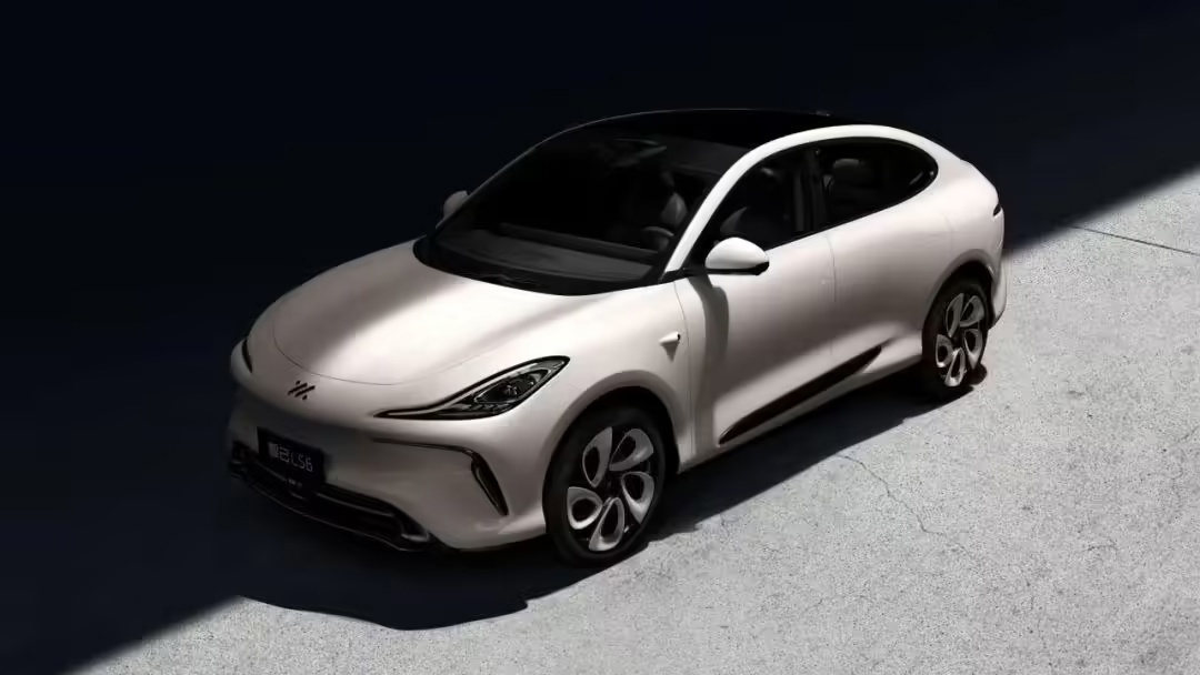 智己LS6今天正式上市，四款车型定价21.49万﹣27.69万元，官方介绍年底，