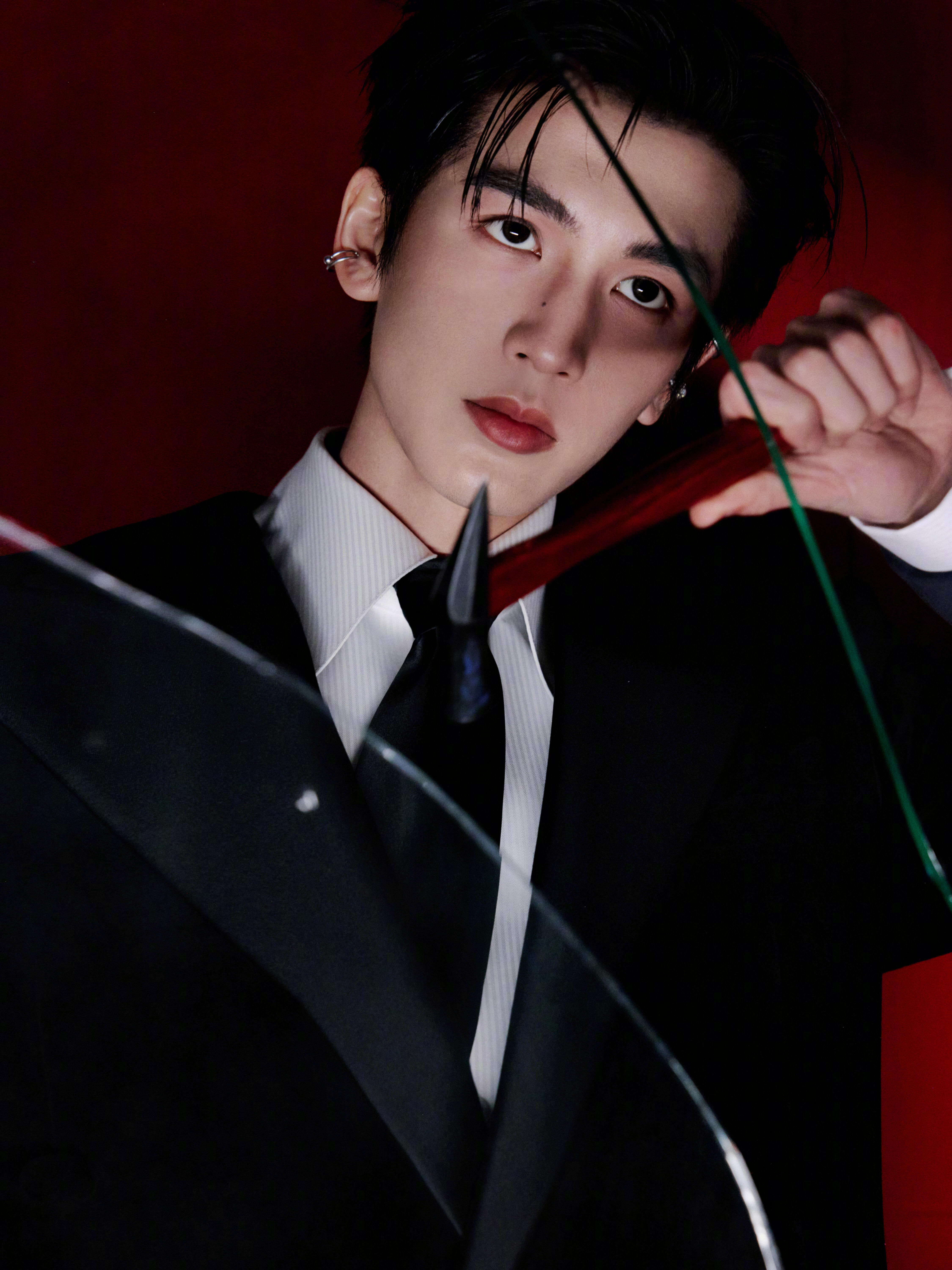 又到了张凌赫的统治区