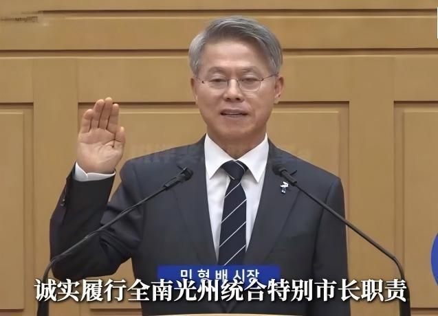 光州双年展踩红线，光鞠躬道歉没用——该收拾谁，怎么收拾，一次说清楚
先说清楚，谁
