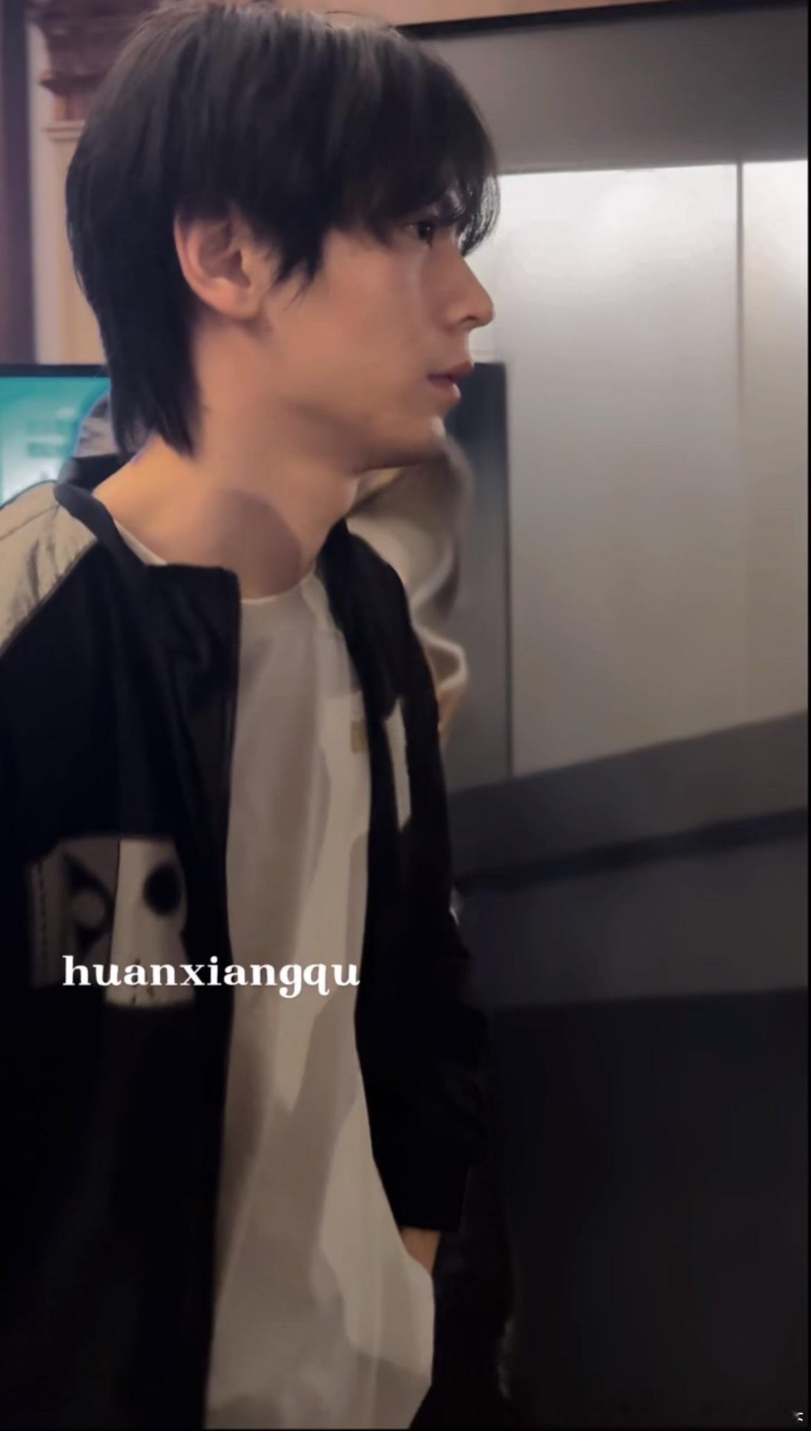 呃呃呃这个潦草程度正式渣苏感的来源啊 小融融看了都忍不住叫爸爸的那种 