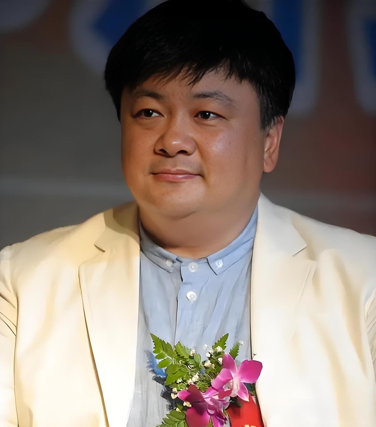 1991年，洪剑涛家的保姆找他借，十万块钱，洪剑涛二话不说，回房间拿出一张卡递给