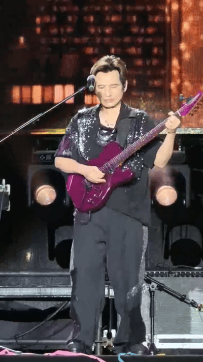 叶世荣禹城一开口全想起来了叶世荣亮相禹城演唱会，开口便是经典，熟悉的旋律，台下大