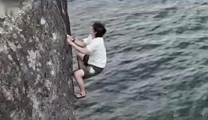 惊魂坠海！王一博无保护攀岩险酿大祸

最新一季户外综艺中，王一博大胆挑战无保护徒