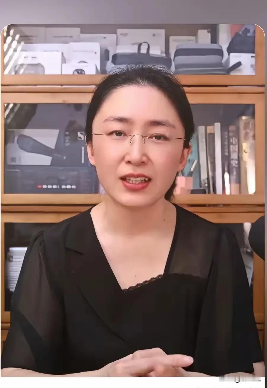 她们说吃瓜蒙主直播的第一条视频内容就是朗诵方志敏《可爱的中国》这篇文章，如果是这