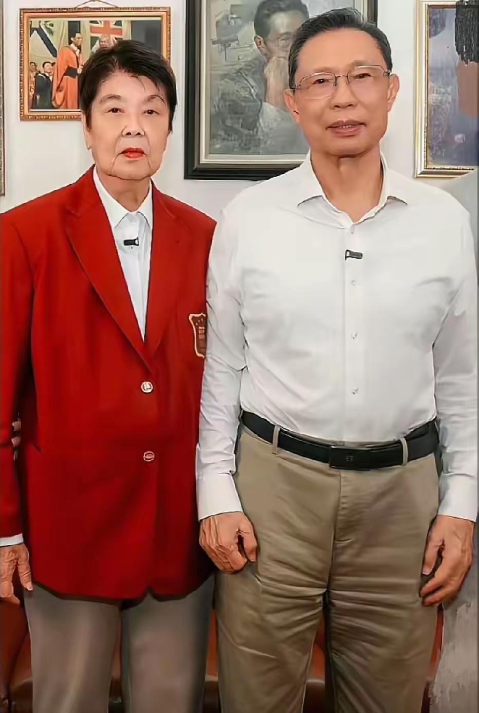 钟南山院士和他老伴的身体素质着实令人艳羡（老伴李少芬和钟老师同龄）。钟老已八十多