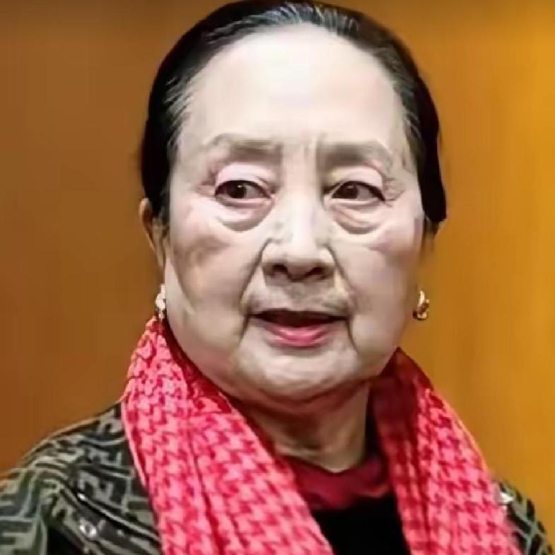 都说74岁的张金玲“一脸苦相”，晚景凄凉。我查了下她近况，差点惊掉下巴。你记忆里