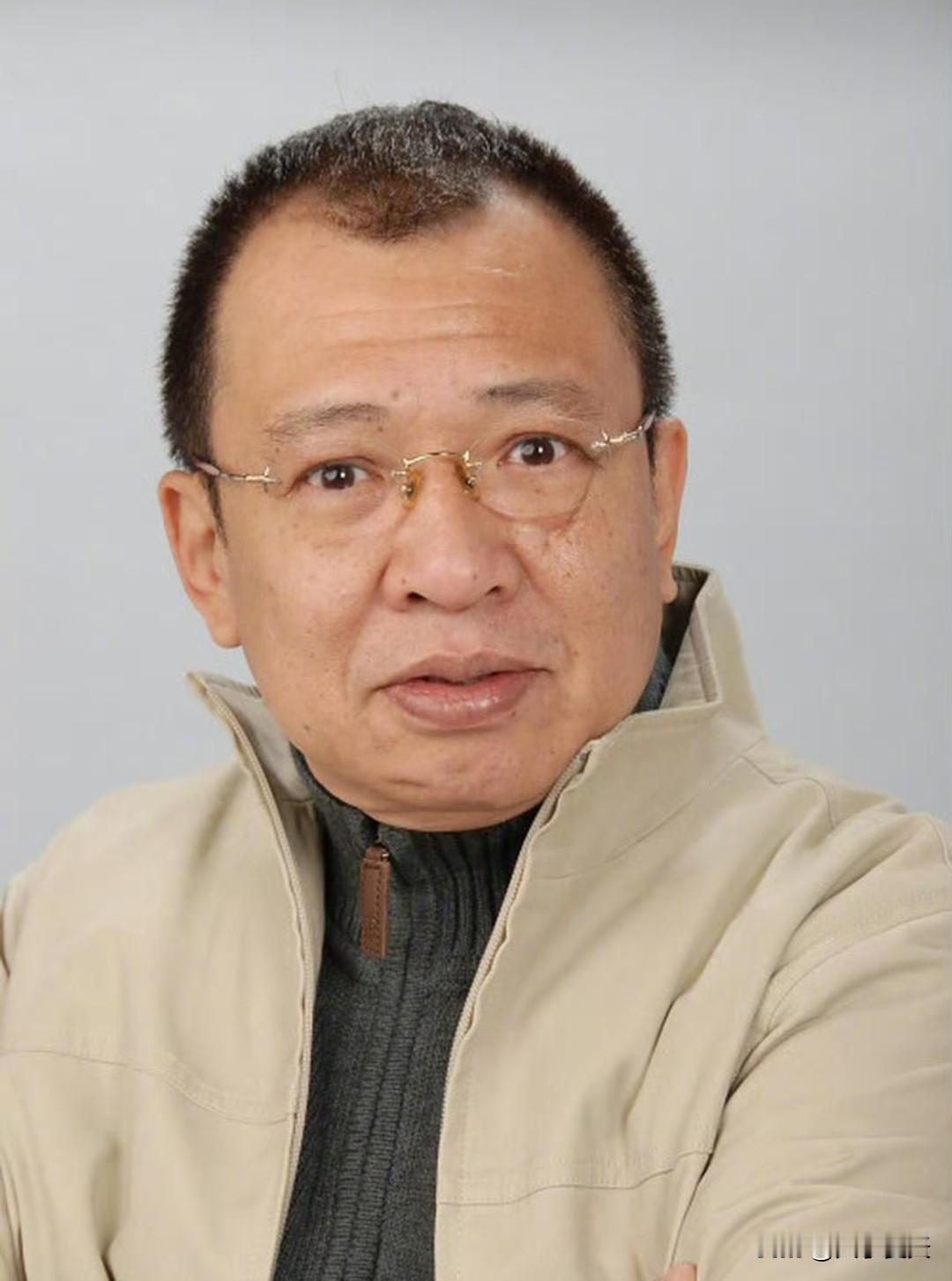 据港媒，76岁的“Benz 哥”许绍雄被曝病危入院，黎芷珊、苗侨伟戚美珍夫妇、T