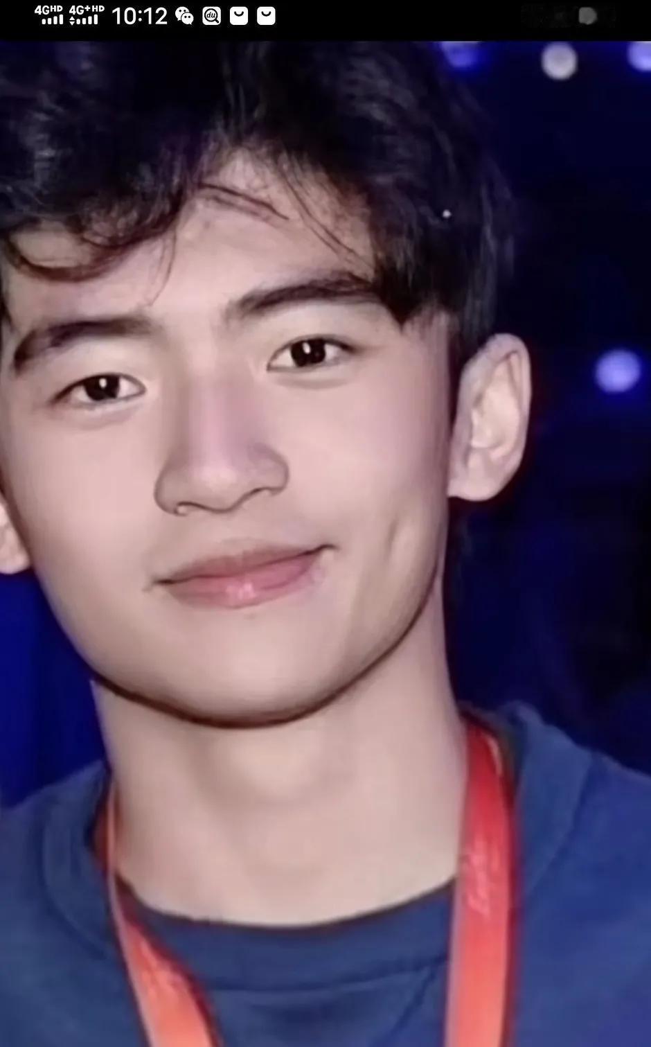 这孩子将来各方面都会完胜他老爸谢霆锋，你从他的长相就能看出来，长得非常大气，就看