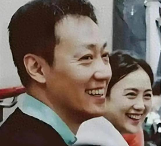 辛柏青丧妻刚满100天，离谱的事就发生了，被撮合娶马伊琍引争议

 
朱媛媛离世