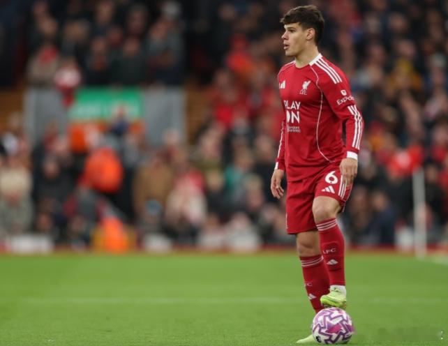 4月29日讯 利物浦左后卫凯尔凯兹接受了ESPN的采访，他谈到了球队传奇左后卫罗