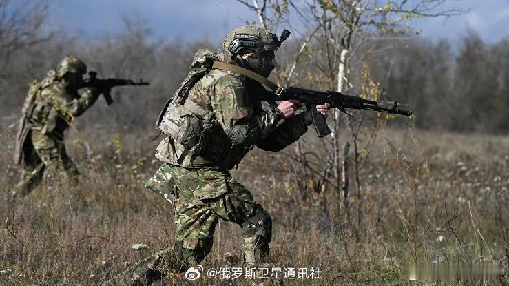 【俄国防部：乌军一天在特别军事行动中损失约1440名军人】据俄罗斯国防部10月7