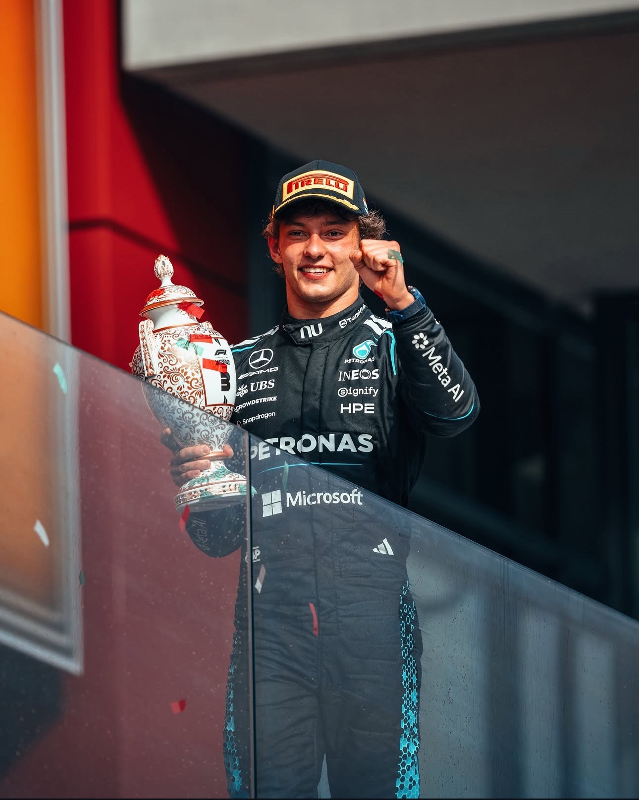F1艰难开局，恭喜小孩哥再登领奖台。在夏休前，安东内利以 219 分领跑车手积分