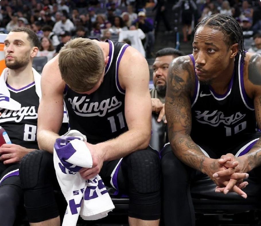 看下国王首发球员正负值！！让威少情何以堪！！
 
德罗赞（首发）：31分钟，15