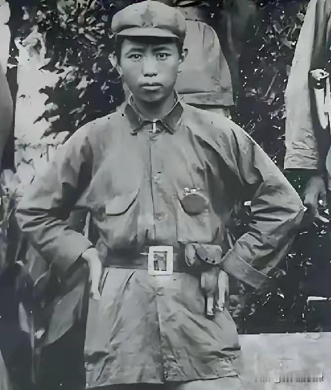 1962年一刀刺痛空军司令，看似不起眼的意外，改写中国空军40年标配装备史
 