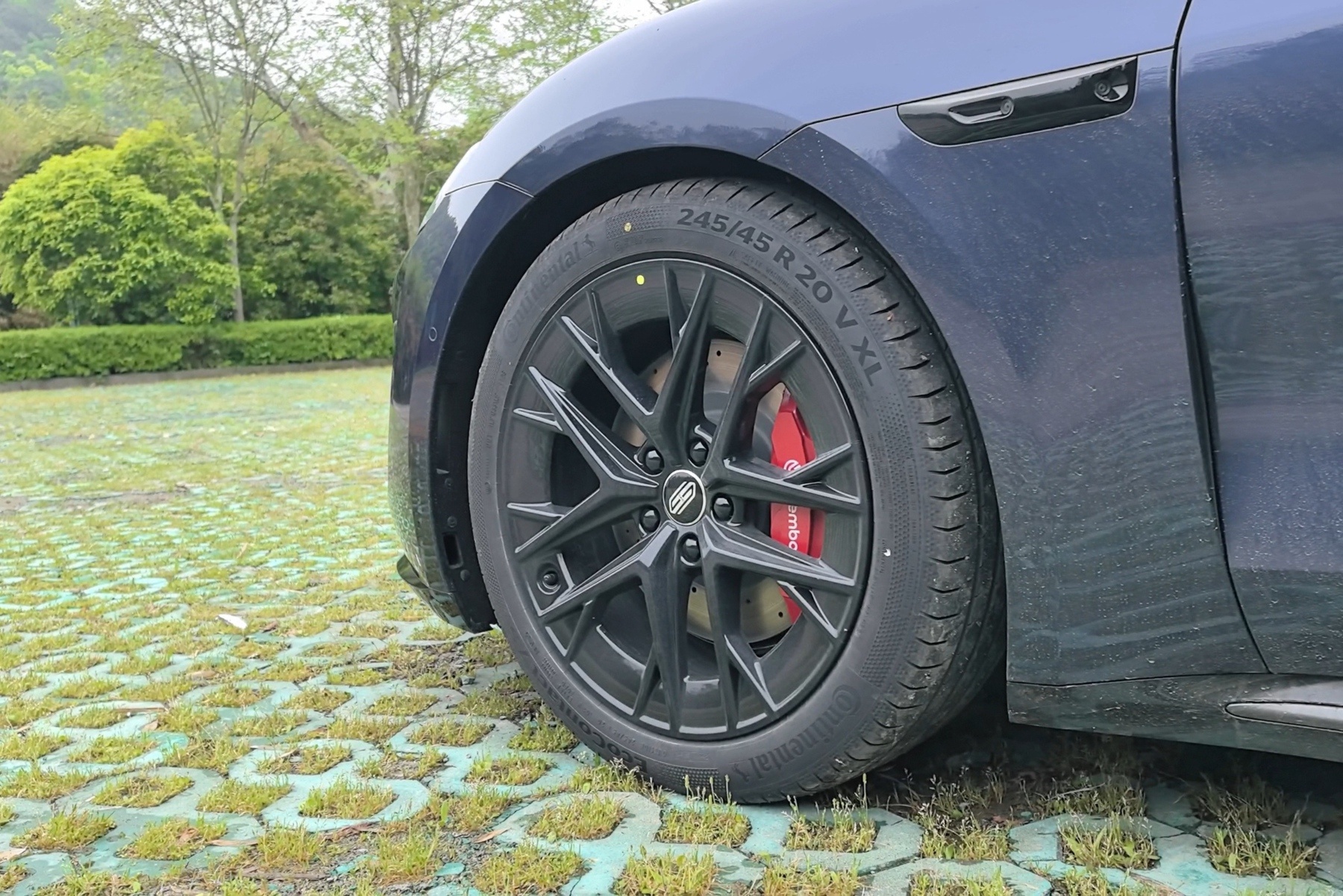 最年轻的鸿蒙智行新“界”，以更加纯正更加年轻的轿跑形象示人的尚界Z7，还有它的孪