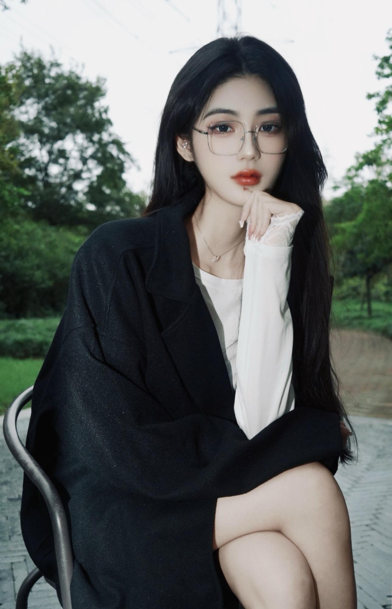 "亲爱的这世界在不停开花”