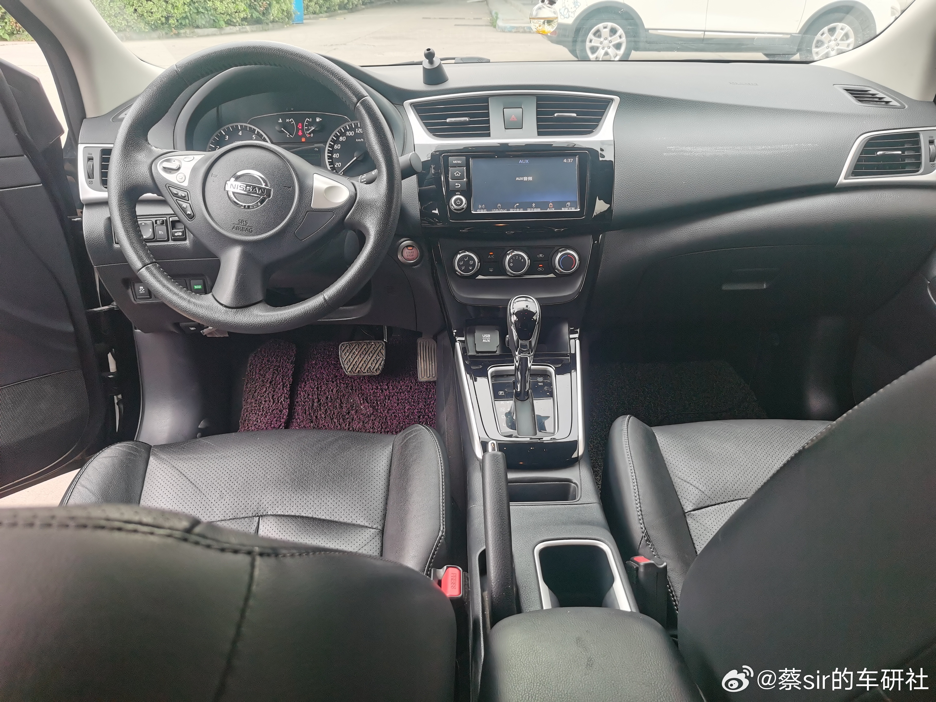 2018.9月，日产轩逸尊享版，个人一手车，7万多公里，无钥匙进入/一键启动/倒