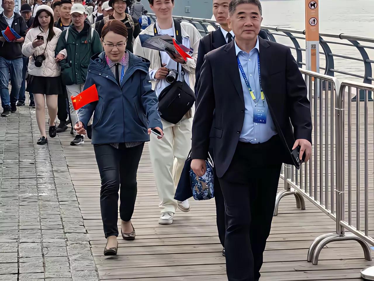 老实说，自沈逸老师这几年横空出世后，就没图1这两位啥事了。
沈逸老师是真正的学院