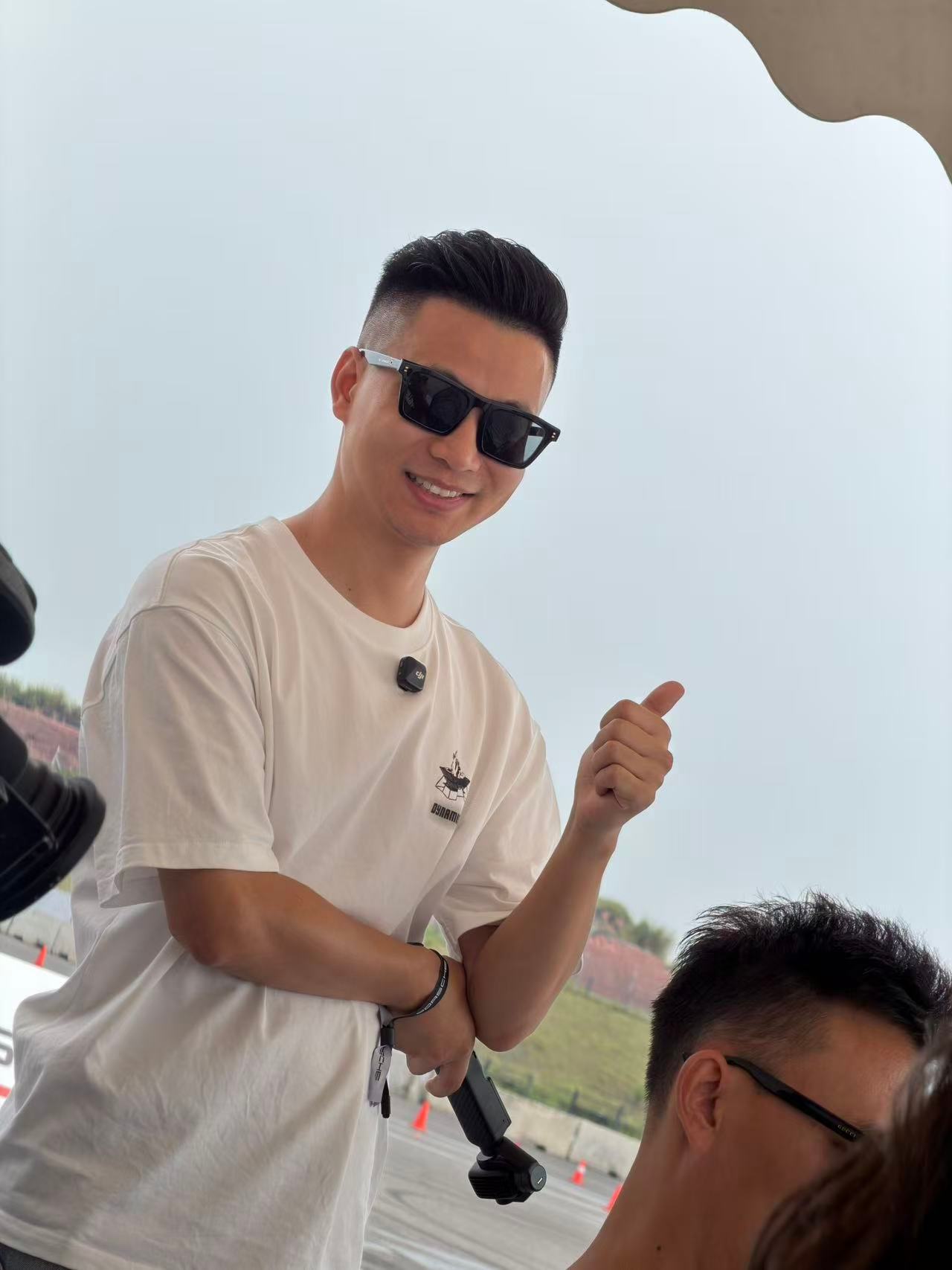 早安，兄弟姐妹们！[赞][doge] ​​​