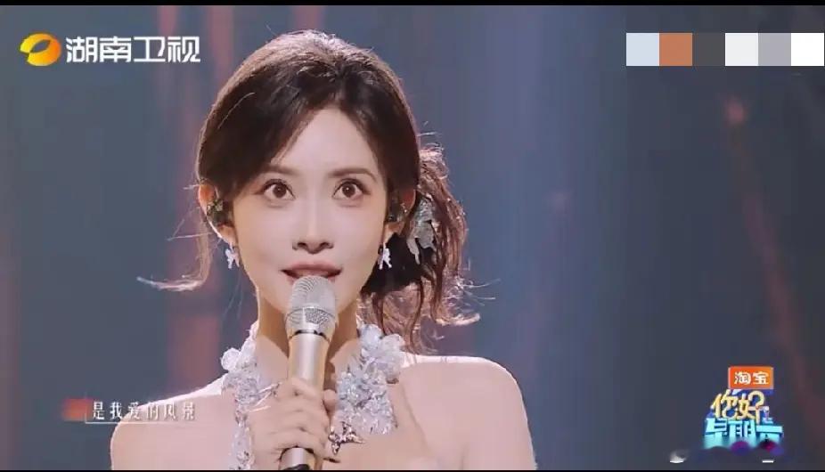 《浪姐7》第一次公演小考后，孟子义成了大赢家。孟子义没去，但好像又去了，整个弹幕