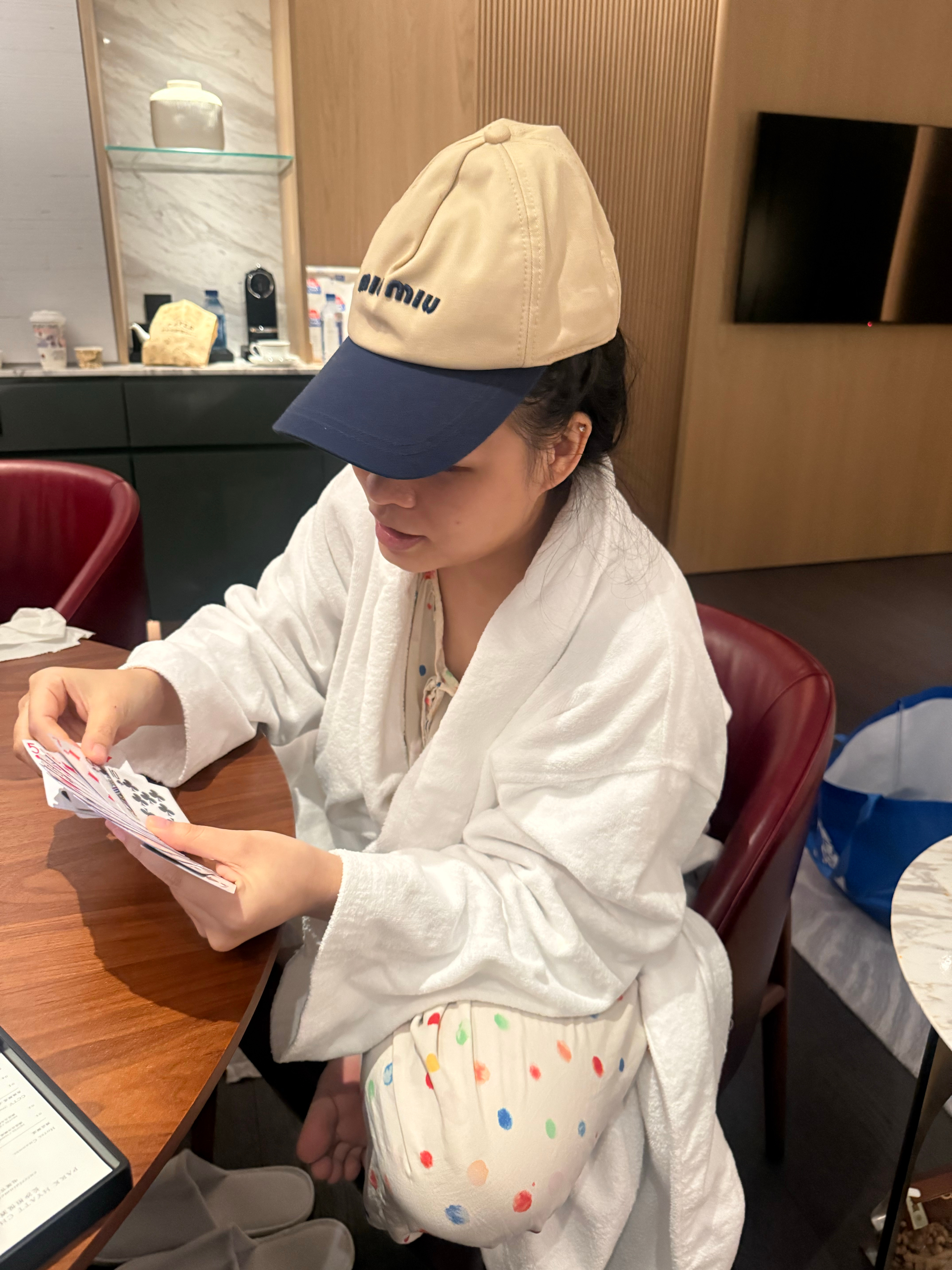 国庆放假到现在已经半个月没去工作了，，根本已经无心工作，和vv疯玩跑得快的半个月