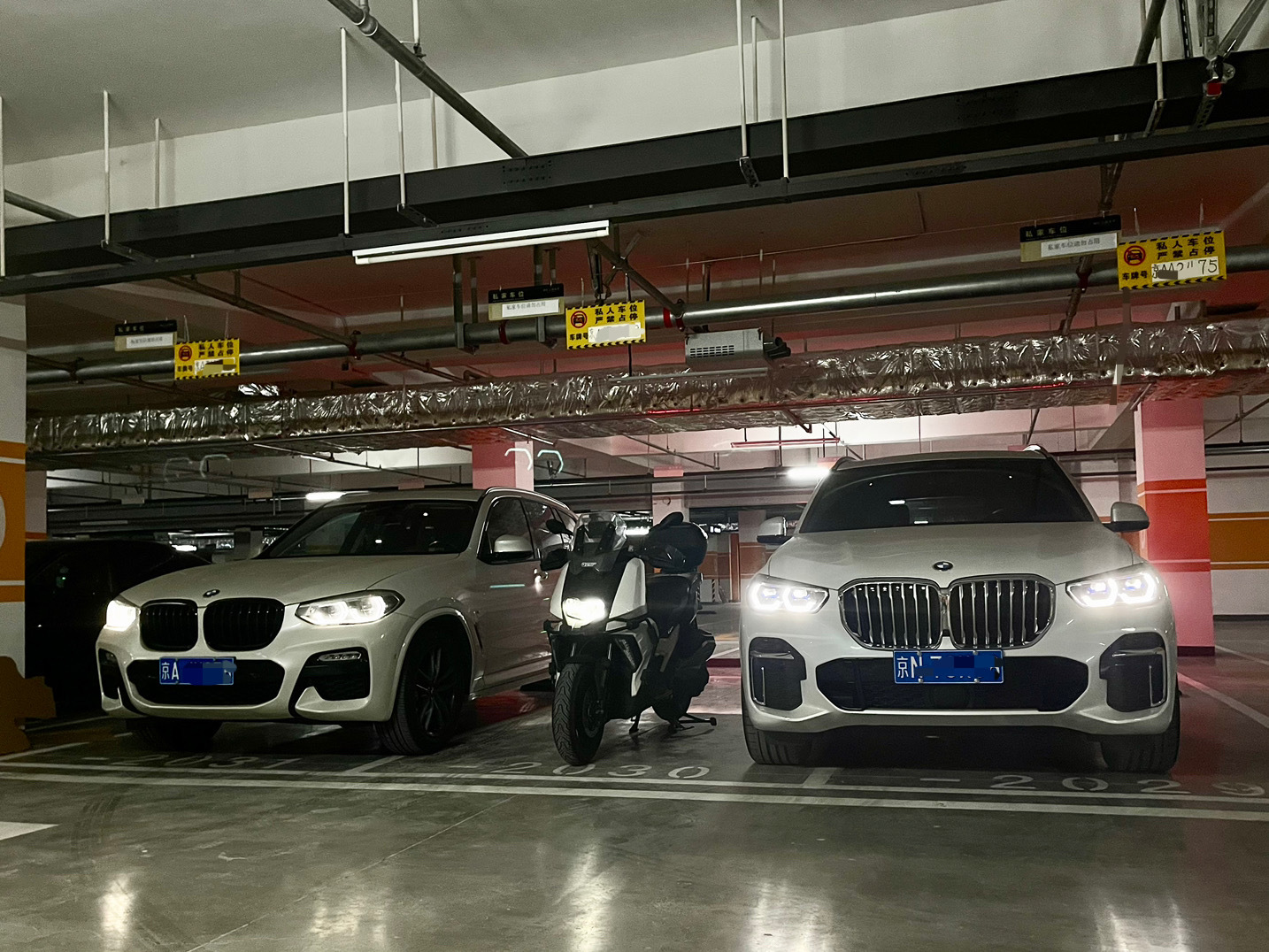 宝马110岁生日感谢110年来给予无限的驾驶乐趣，继续你天马行空的引领，Bimm