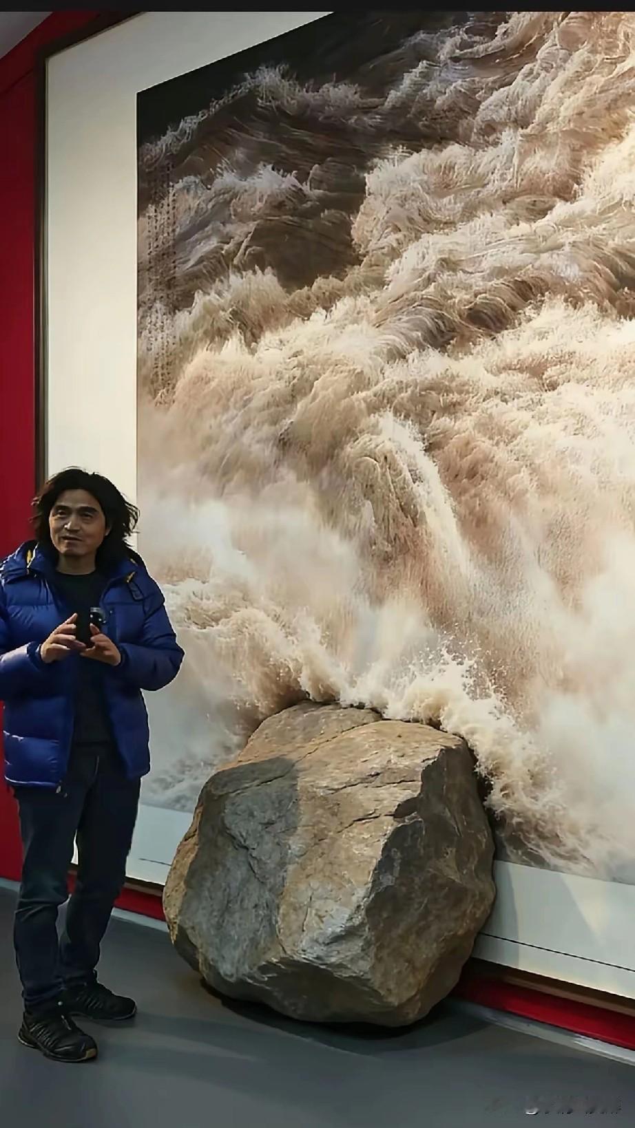 这位画家相信很多人刚听说吧！不是一副巨画被墨汁损坏，估计很多人都不知道他是谁？但