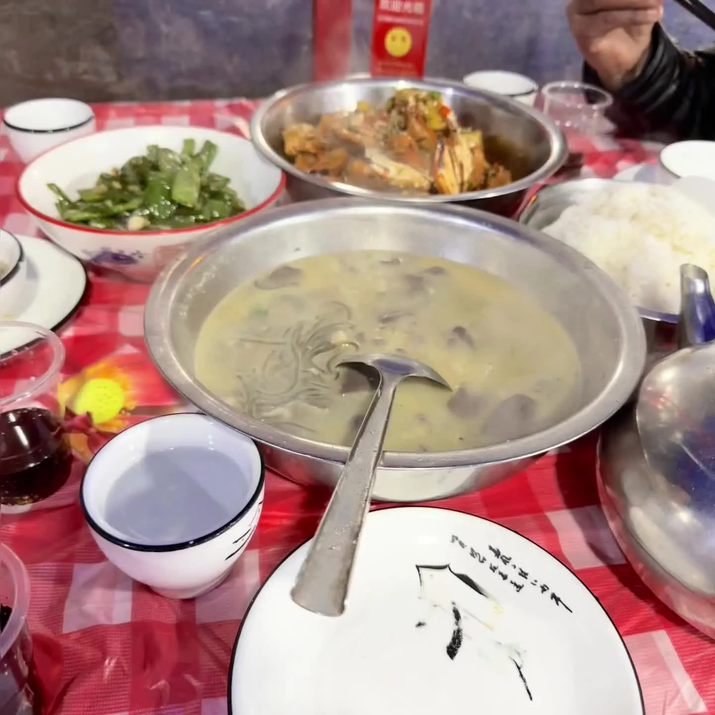 今年很火的一段话: 一个人活明白了，就只在乎三件事，我的钱，我的健康...