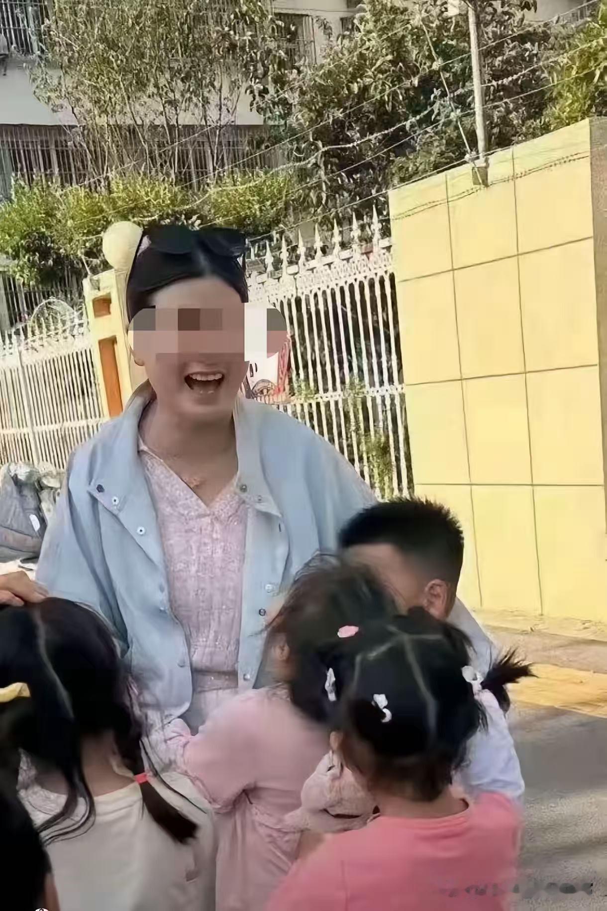 太可怕了！必须严惩到底，绝不能让热熔胶虐童老师换个地方再祸害孩子。

想想监控里