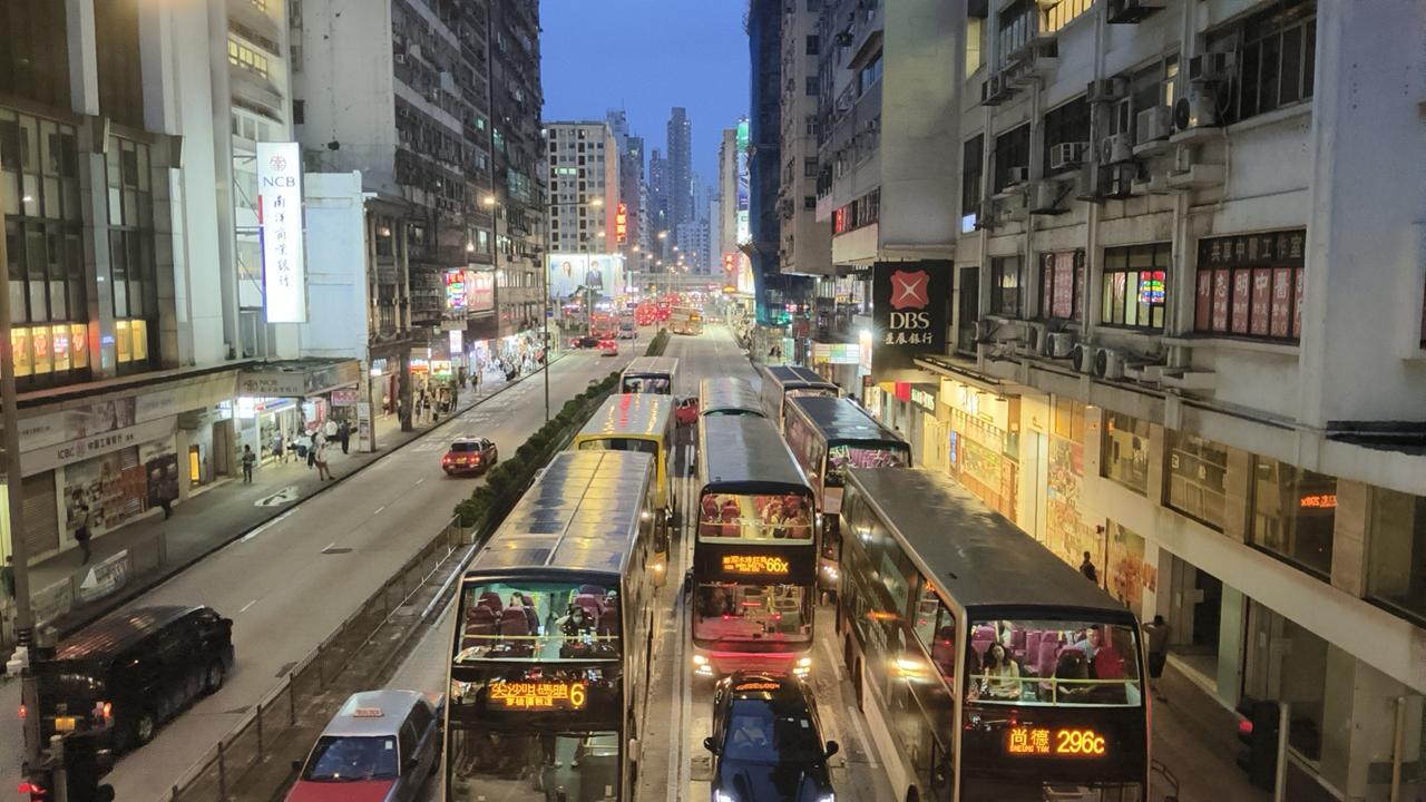 当今的离婚率为何低，离婚率为何高？主要是婚姻体系异化成畸形，表现在哪？

首先，