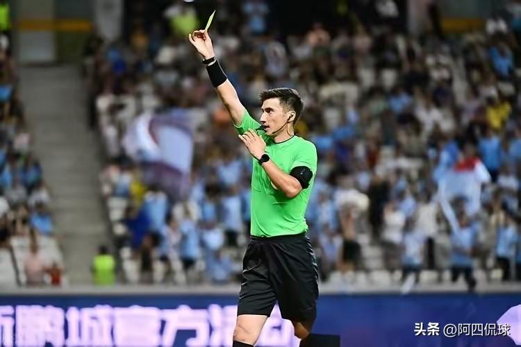 中国足协内部停赛处罚成为一纸空文，一点都不耽误麦麦提江执法其他比赛捞金。中超联赛