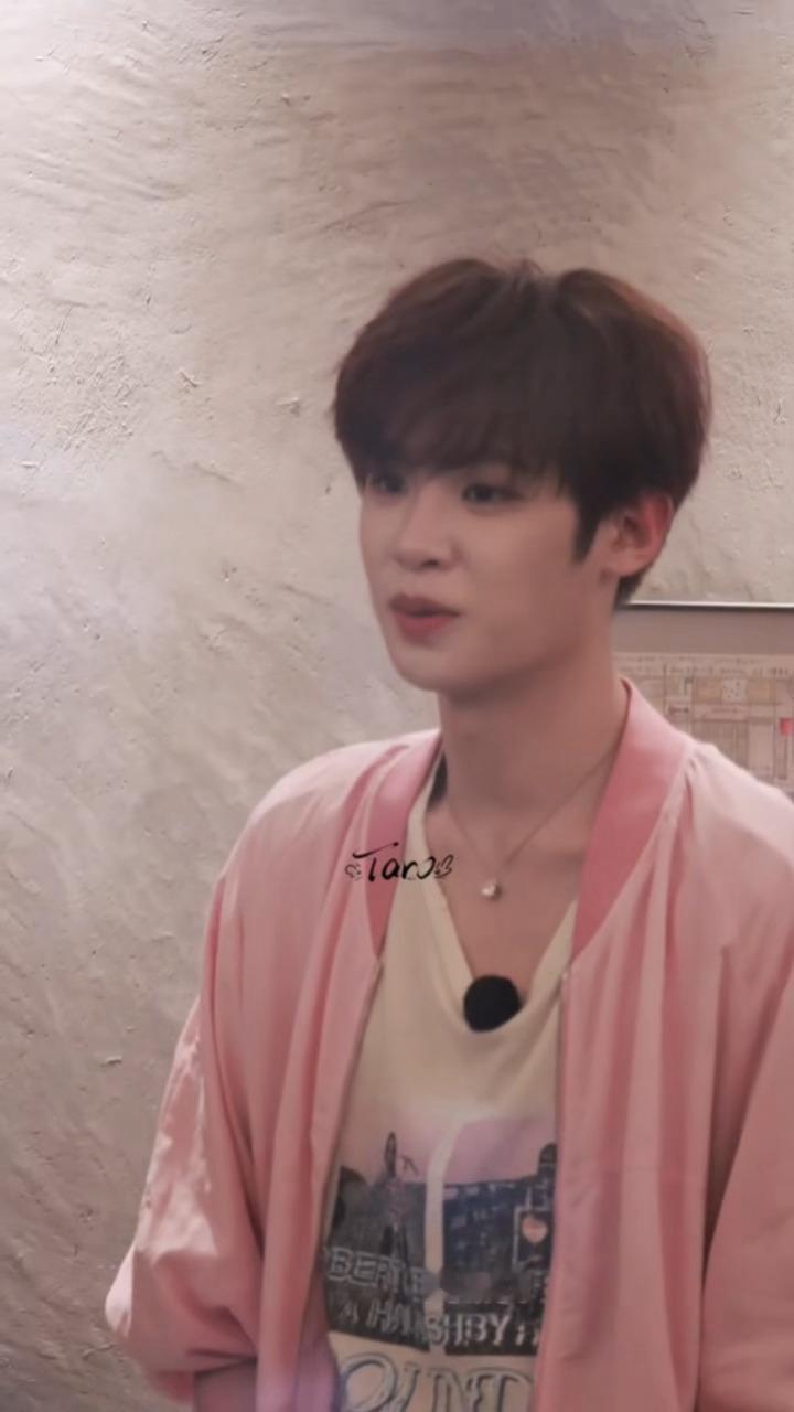 小漂亮🎀黄明昊不想睡的星期五