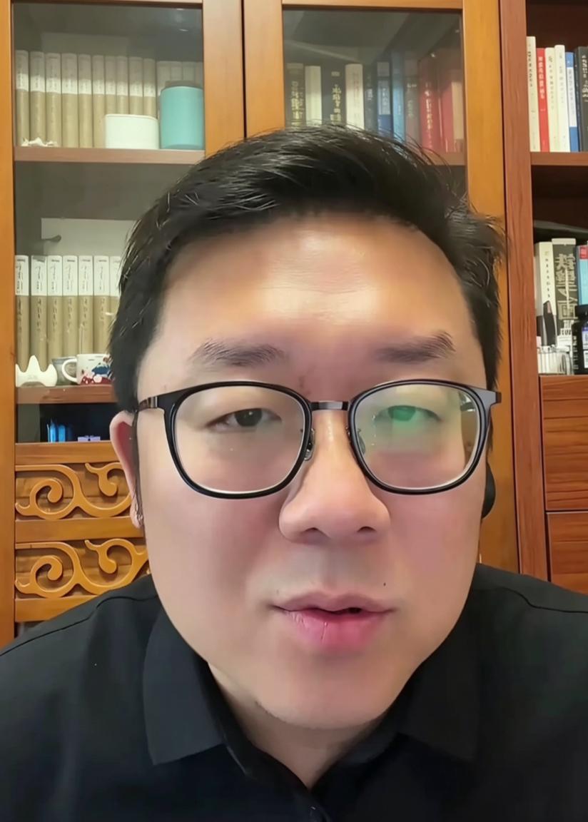 有人问峰学未来的大盛老师会不会单干，他态度很坚定：与公司共进退。

张雪峰离开后