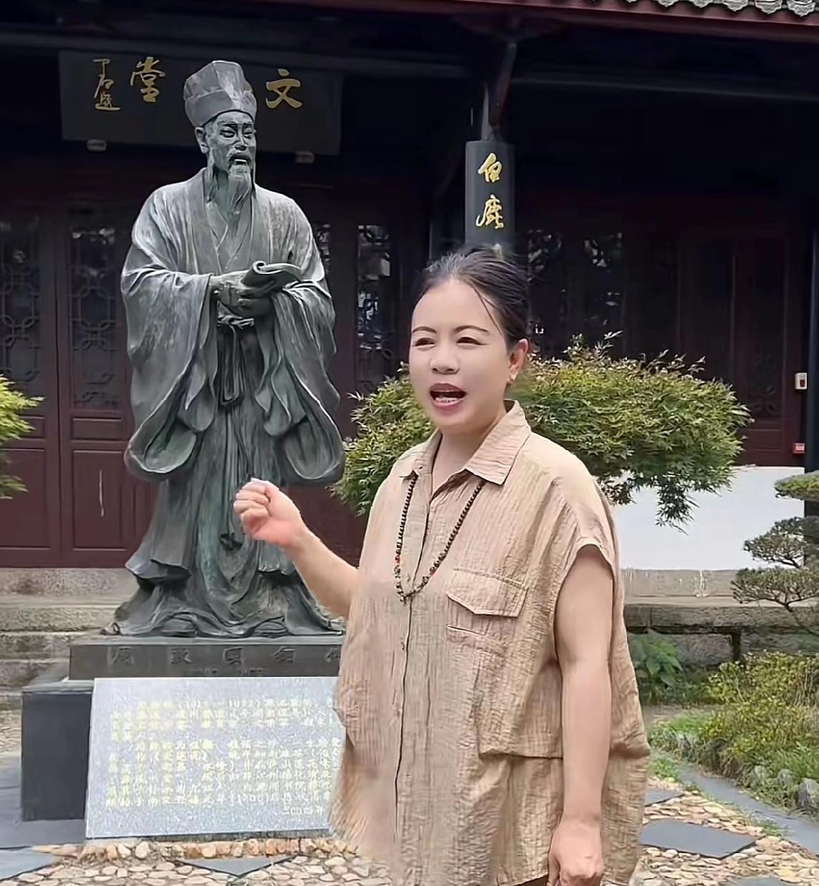 看明白了…

不管是什么身份、拿什么当借口，只要把矛头对准许妈和她的家人，处处针