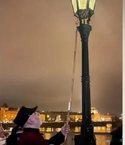 现在公知和大殖子也不好当了，广大网友已经非常了解公知和大殖子的话术了，有公知炫耀