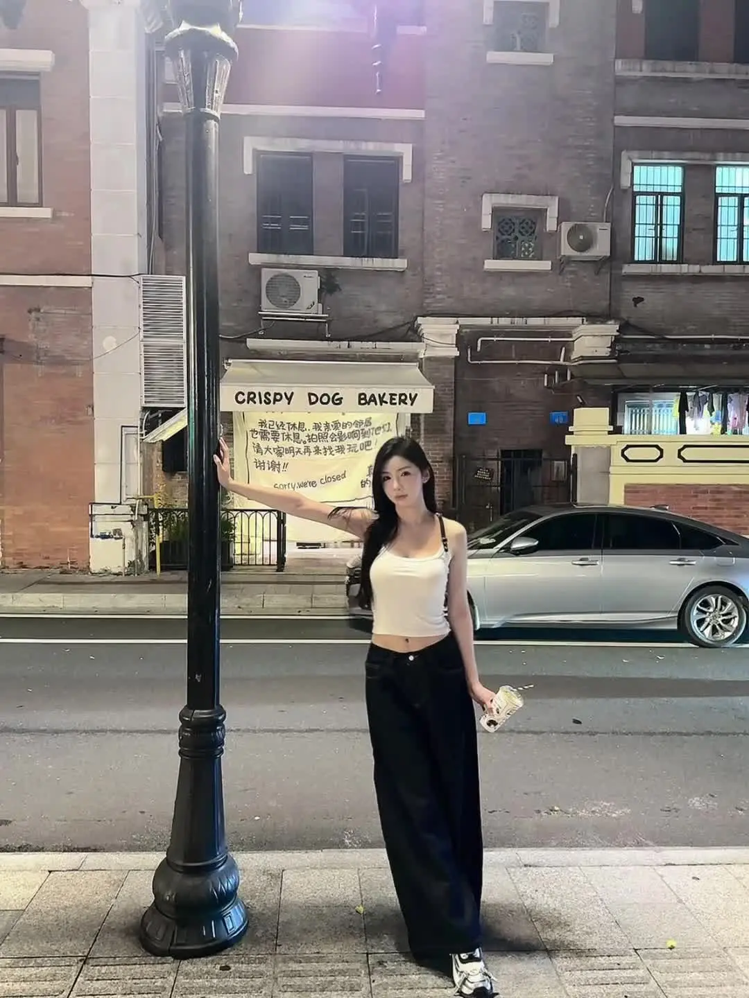 “笨啊 问你在干嘛 不是真的想知道你在干嘛 是想说我想你了 算了 反正...