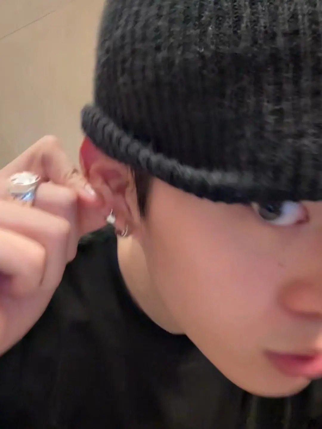 范丞丞这段我的解药谁被范丞丞这段狠狠救赎了，我的精神解药！直接拯救了不开心哈哈，