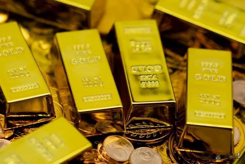 10男人，
65公斤黄金，
5000万港币，
说偷就偷，这不被抓了吧