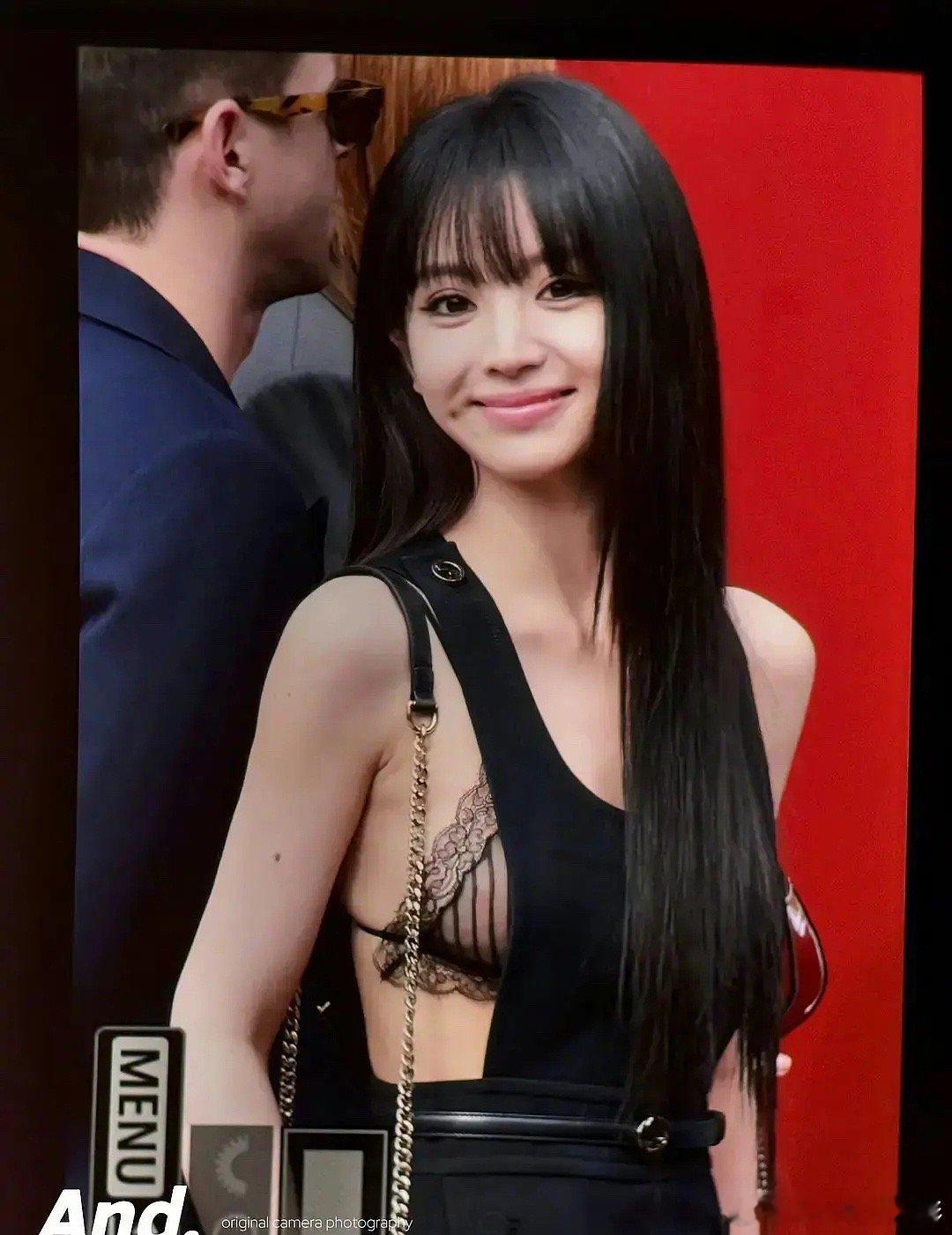 田曦薇这问题出在哪儿，身材和脸蛋硬件都很好，就是出不来质感[允悲] ​​​