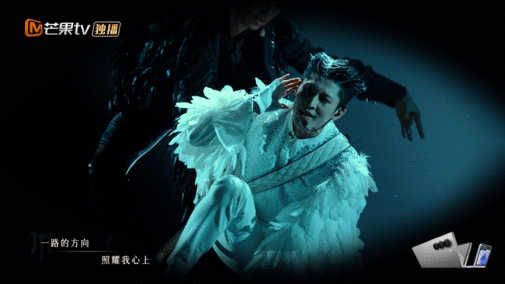 #《披哥4》哥哥们合作舞台瞬间# 
石原贵雅和黑泽良平上演黑白双煞
徐海乔和黄潇