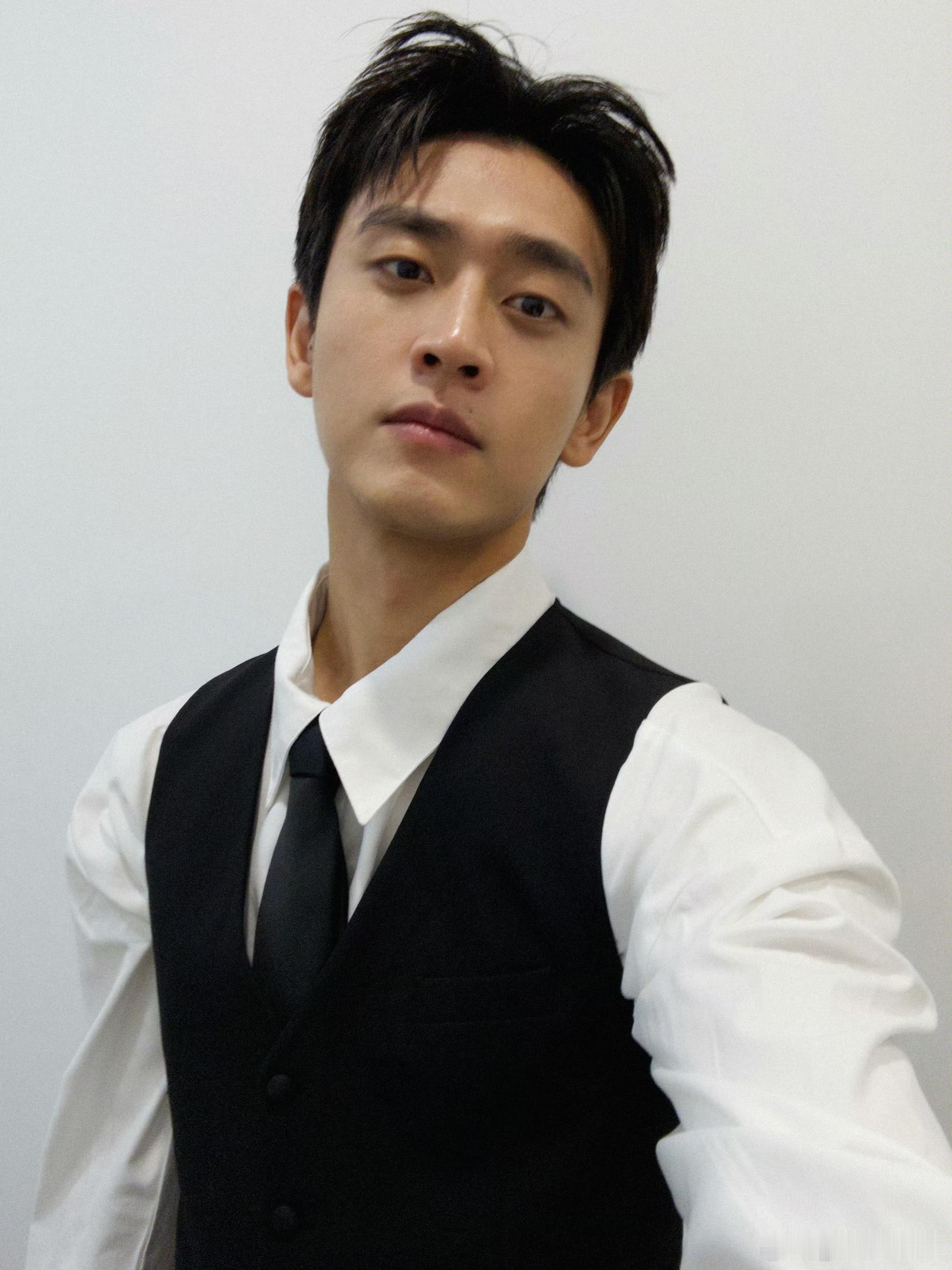 王天辰 春节档最忙演员 真的越了解越喜欢王天辰👍，不炒作、不浮躁，专心演戏，每