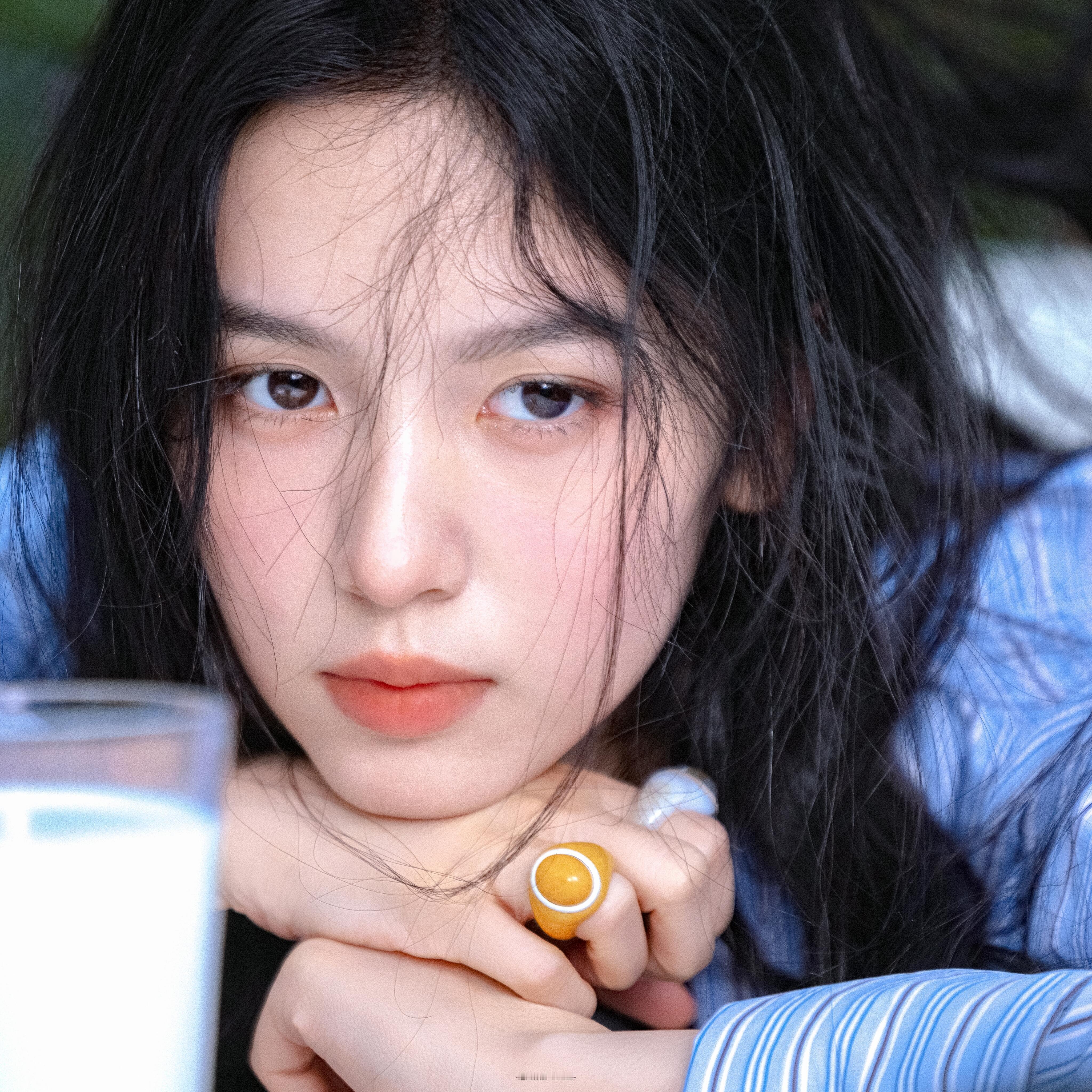 周也头像库又更新了周也新头像来啦！一张比一张绝，这美貌是真实存在的吗？我先存为敬