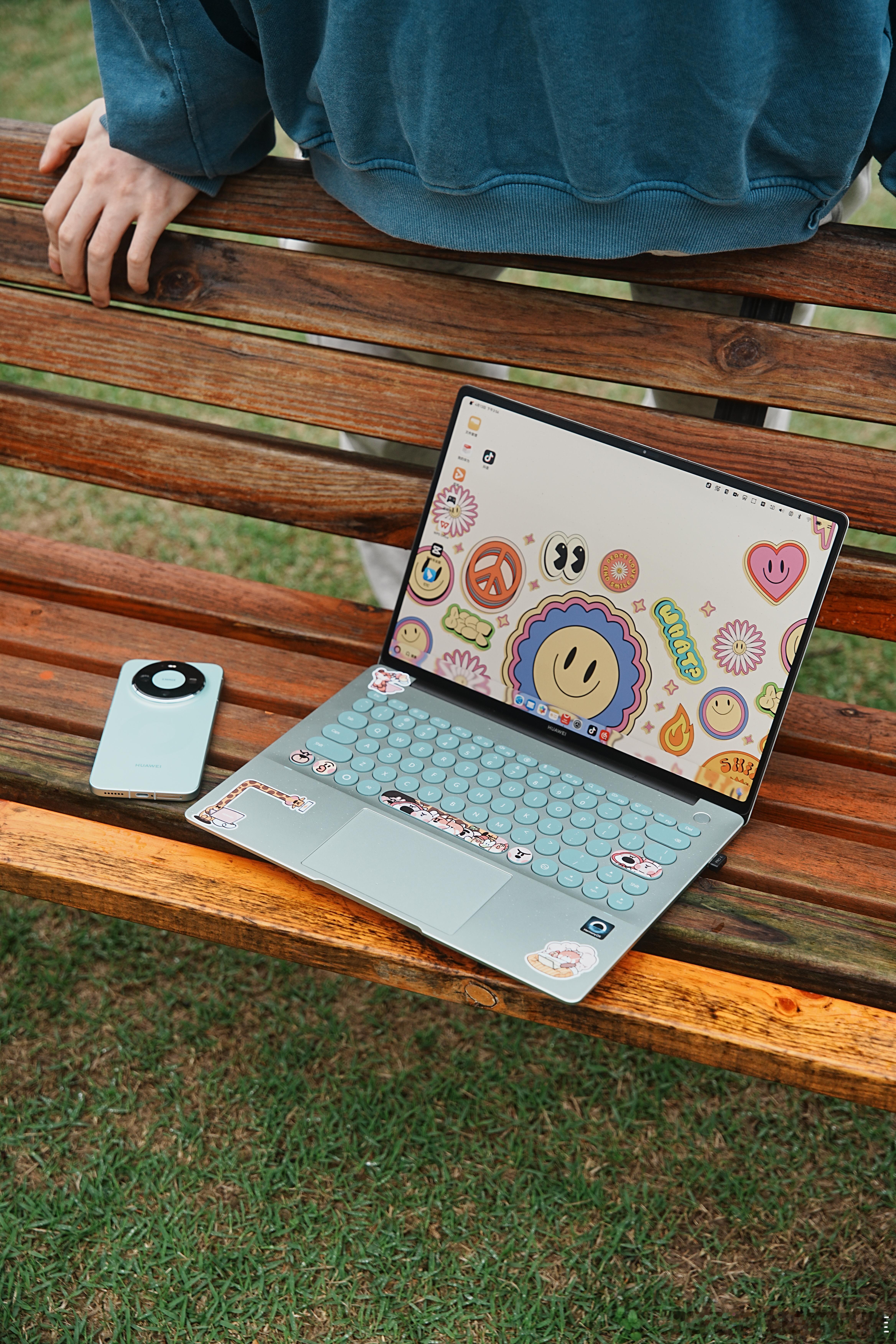 新款鸿蒙电脑好在哪新款鸿蒙电脑自带春日滤镜 华为这波新款鸿蒙电脑也太会了！不仅延