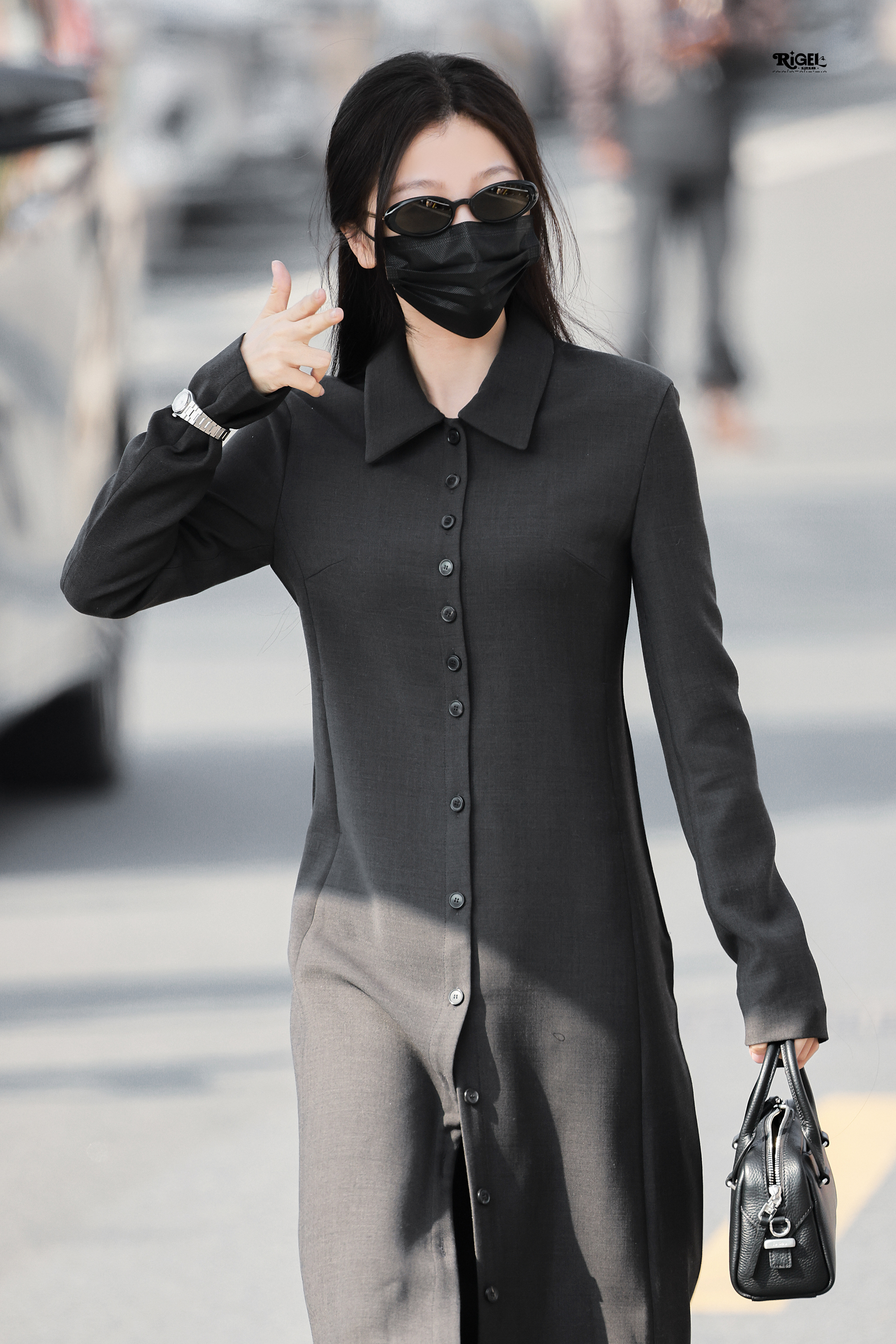 虞书欣横店diary｜今日星拍放送     📸DAY42 好长一条鱼虞书欣﻿云